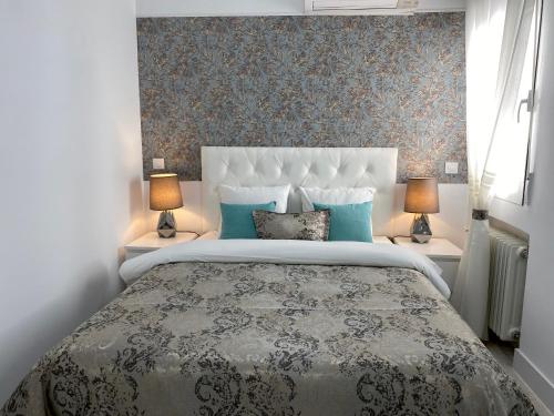 Two-Bedroom Deluxe Apartment with Balcony image 3