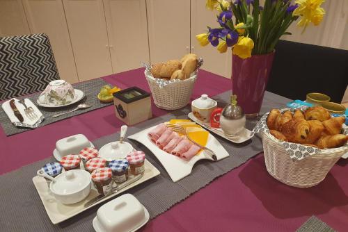 อาหารและเครื่องดื่ม, Les Centauris in เทรเบอร์เดน