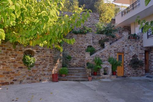 مدخل, House in Εndless green - Arethousa, Ikaria in Patmos