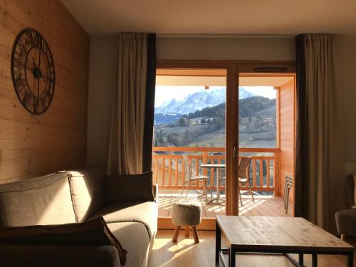 Luxury 2 Bedroom Apartment with view of Mont Blanc - Hôtel - Combloux
