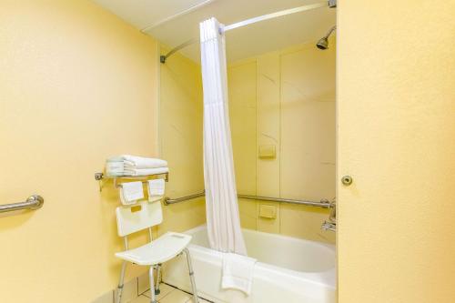 Econo Lodge in Rocky Top, USA