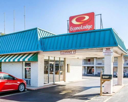 Econo Lodge in McDonough, USA