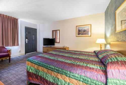 Rodeway Inn & Suites Colorado Springs