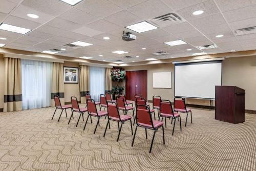 Comfort Suites Elkhart South - 편의 시설/서비스