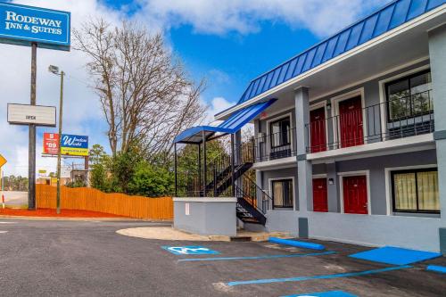 Rodeway Inn & Suites Fort Jackson