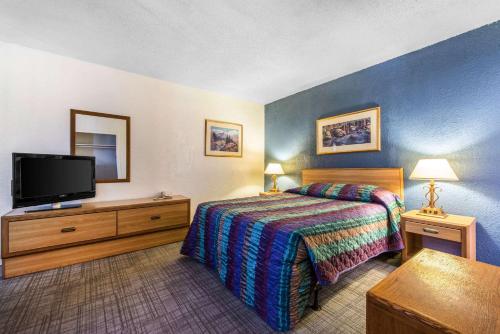 Rodeway Inn & Suites Colorado Springs