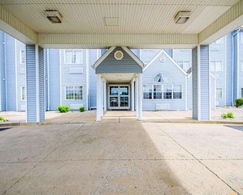Econo Lodge Inn & Suites Evansville in Stevenson, USA