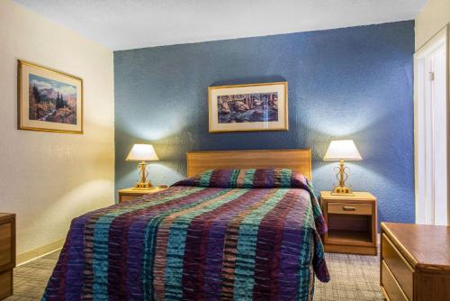 Rodeway Inn & Suites Colorado Springs