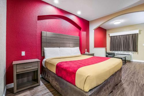 Econo Lodge Inn & Suites Econo Lodge Inn & Suites