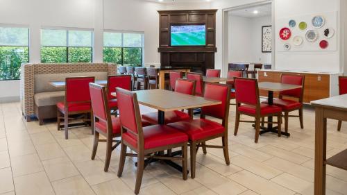 Holiday Inn Express Hotel & Suites Newton Sparta an IHG Hotel - image 4