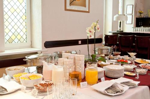 Kolonna Hotel Brigita - image 9