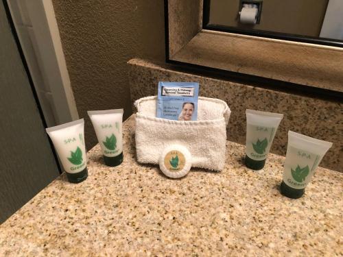 Fürdőszoba, Howard Johnson by Wyndham Odessa TX in Odessa (Texas)