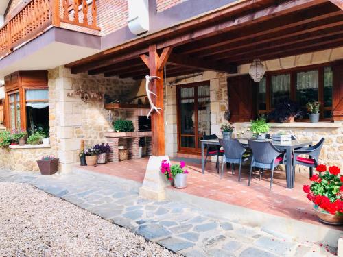 Dārzs, Caserio Arrigorri Casa Rural familiar con Jardín y Vistas al Gorbea, Álava (Caserio Arrigorri Casa Rural familiar con Jardin y Vistas al Gorbea, Alava) in Zuia