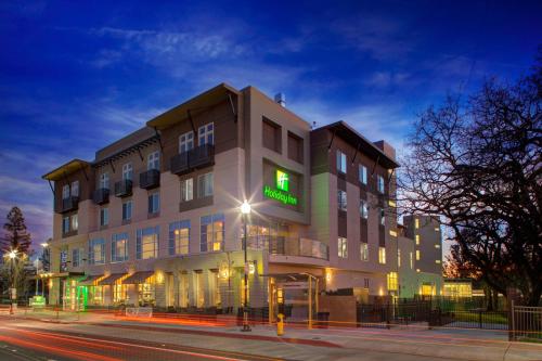 Holiday Inn Windsor - Wine Country, an IHG Hotel