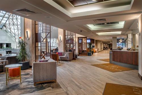 Crowne Plaza St. Louis Airport, an IHG hotel - Hotel - Bridgeton