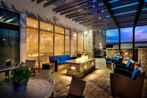 Holiday Inn Express and Suites Cincinnati North Liberty Way By IHG – khách sạn tại West Chester (OH)