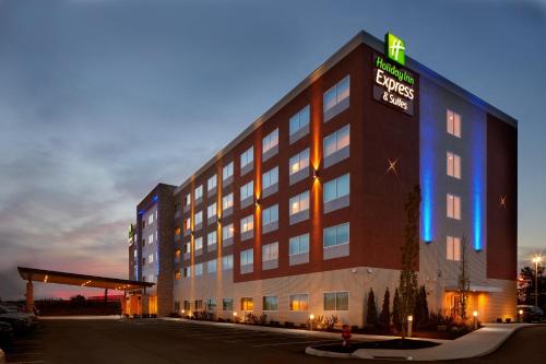 Holiday Inn Express & Suites - Cincinnati North - Liberty Way, an IHG Hotel