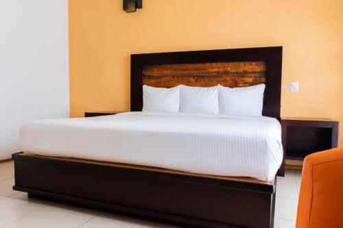 Happy Express Hotel - image 4