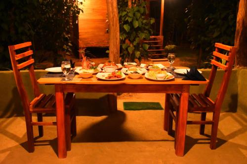 مطعم, Wild Lake Side in أخرى