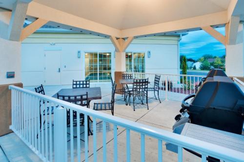 Candlewood Suites Harrisburg an IHG Hotel - image 6