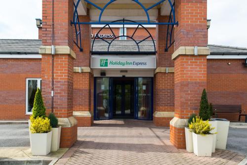 Holiday Inn Express Manchester East an IHG Hotel - image 4