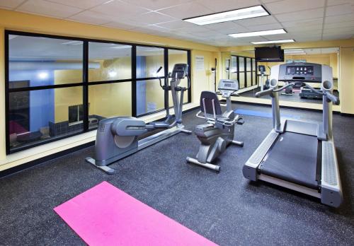 Fitness center, Holiday Inn Express & Suites Niagara Falls in Niagara Falls (NY)