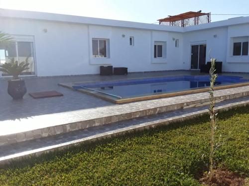 Villa CLIMATISEE avec piscine privée, ras el ma (Villa CLIMATISEE avec piscine privee, ras el ma) in 사이디아