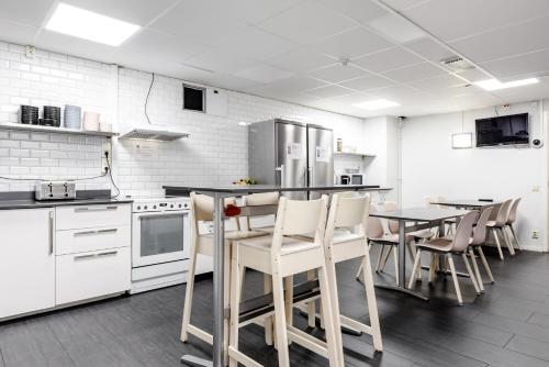 Kitchen, City Hostel in City Center - Kungsholmen