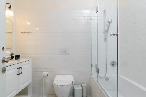 Two-Bedroom Apartment image 4