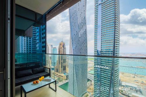 LUX - The Marina Gate Suite 1