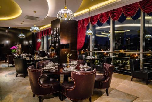 246801487 Crowne Plaza Wuxi Taihu by IHG