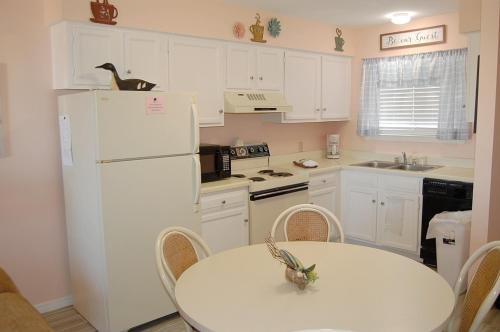 Las Palmas 204 condo - image 6