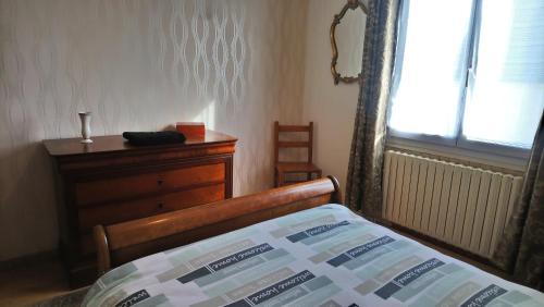 Chambre au calme et simple, cuisine à dispo 1