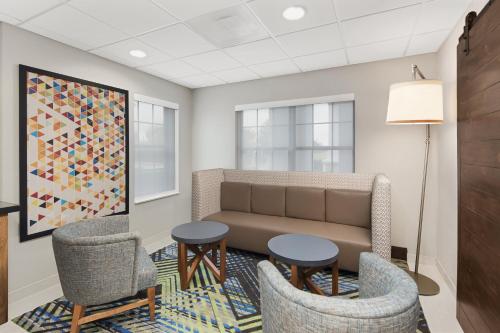 Holiday Inn Express Hotel & Suites Byron by IHG in Byron, USA