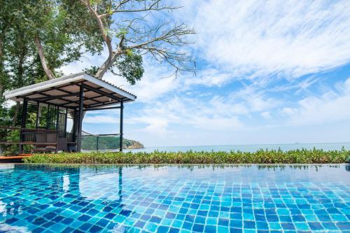Koh Sirey Beachfront Pool Villa photo 1