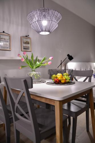 Apartamenty na Wyspie - Zdrojowa 24-26 - Parking - image 2