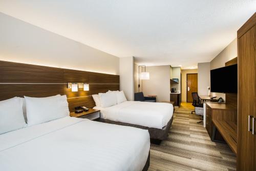 Holiday Inn Express Hotel & Suites Bellevue-Omaha Area