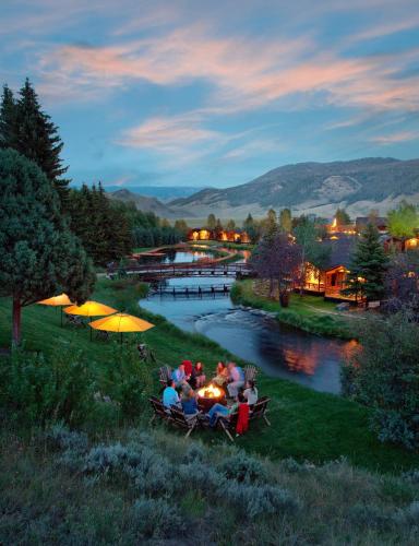 Rustic Inn Creekside in Jackson, USA