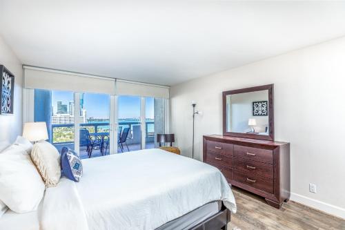 Ocean View Condo With Gorgeous Miami Sunset in Miami, USA