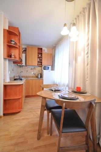 Kitchen, Grafovi Apartments in Narva