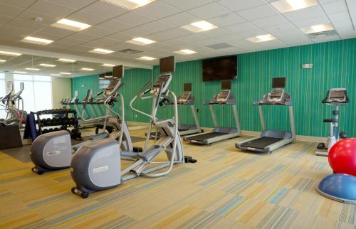 홀리데이 인 익스프레스 & 스위트 오마하 - 밀라드 지역 바이 IHG - 스파