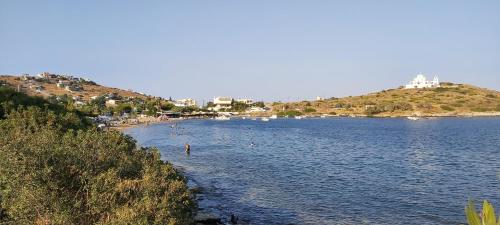 Apkārtne, Breezy Beach House in Mikrolimano