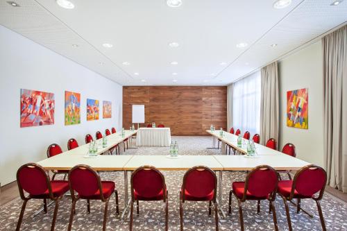 Holiday Inn Nürnberg City Centre an IHG Hotel - image 3