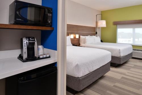 Holiday Inn Express & Suites Alachua - Gainesville Area an IHG Hotel - image 8