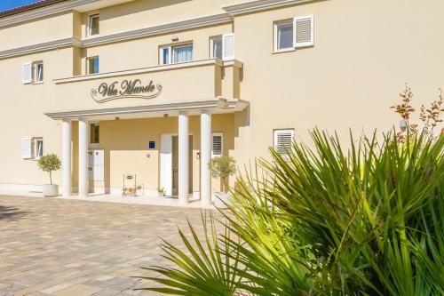 Luxury Apartments Villa Mande - image 5