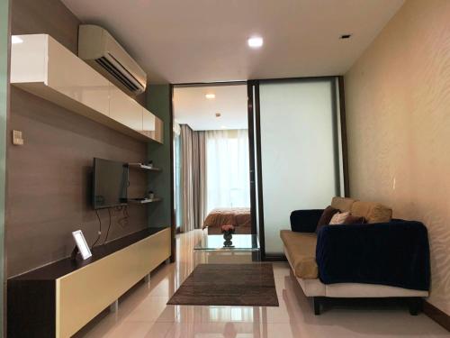 Near Sky Train (BTS), 1Bedroom, Pool Near Sky Train (BTS), 1Bedroom, Pool