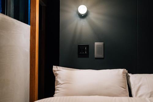 Deluxe Apartment - No Cleaning for Consecutive Night Stays image 10
