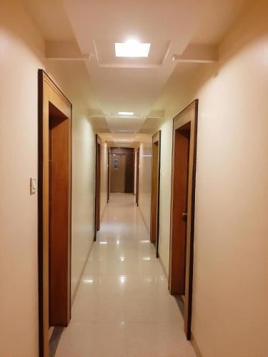 แผนผังชั้น, โรงแรมไซ บาลาจี (Hotel Sai Balaji) in กลางเมืองศิรที