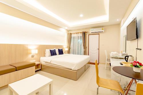 room detail thumbnail 0
