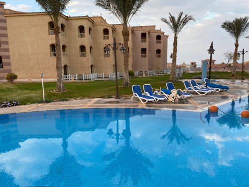 Piscina, Special Chalets in Porto South Beach families in Ataqah